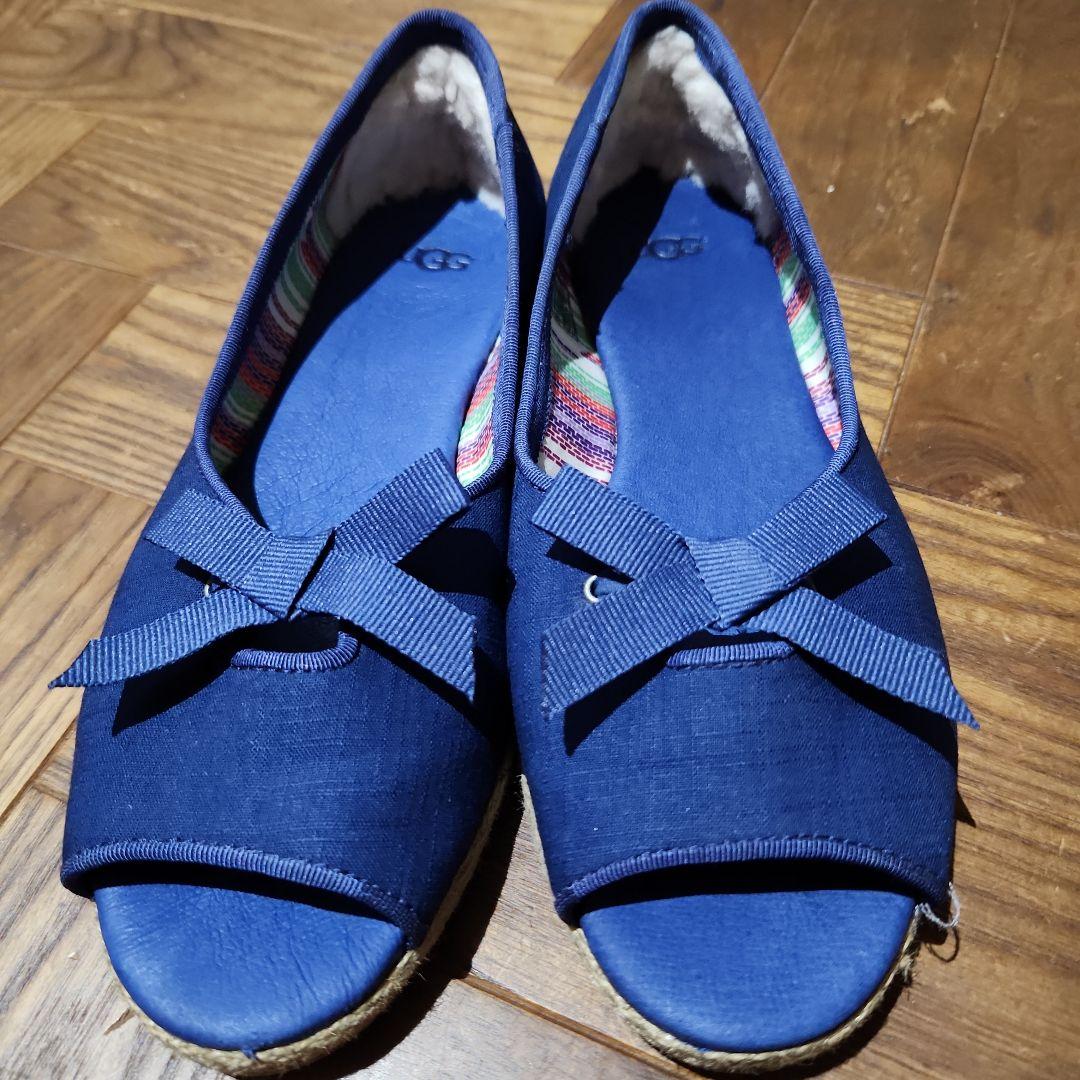お値下げ中!!新品未使用⭐UGGかわいい 紺パンプス24センチ